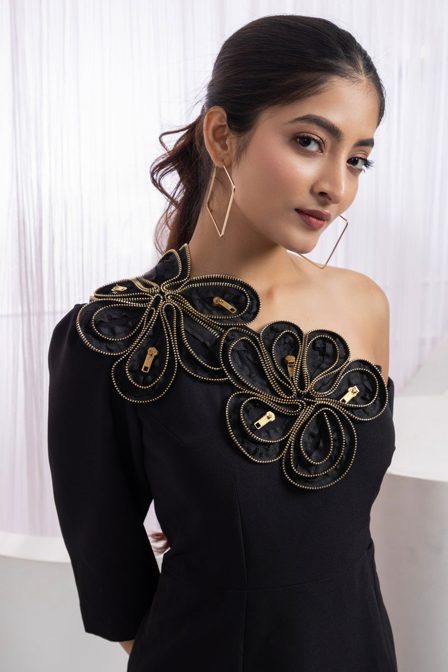 Noir Chains