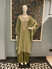 Prasata Shimmer kaftan set